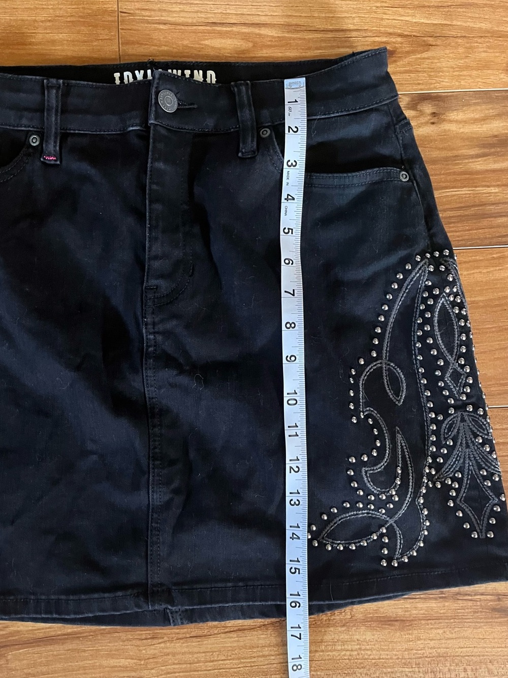 Idyllwind Burbank Embroidered Studded Black Denim Skirt 10 - Picture 10 of 16